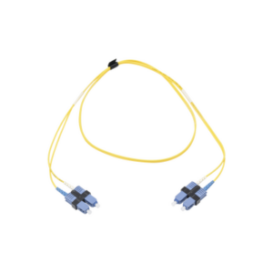 Jumper de Fibra Óptica Monomodo (OS2), XGLO, SC/UPC-SC/UPC Duplex, OFNR, Color Amarillo, 1 Metro (3.28 Pies) - SIEMON
