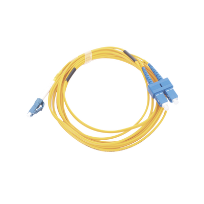 Jumper de Fibra Óptica / Monomodo 9/125 / LC/UPC-SC/UPC / Dúplex / PVC 2.0 mm / 3 m (9.84 ft) / Amarillo