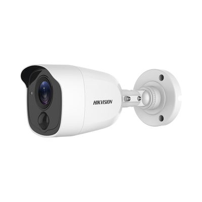 Bala FLASH TURBOHD 2 Megapixel (1080p) (LED Blancos Intermitentes) / PIR (Evita Falsas Alarmas) / 2 Megapixel / 20 mts IR EXIR / Lente 2.8 mm / IP67 / Salida de Alarmas